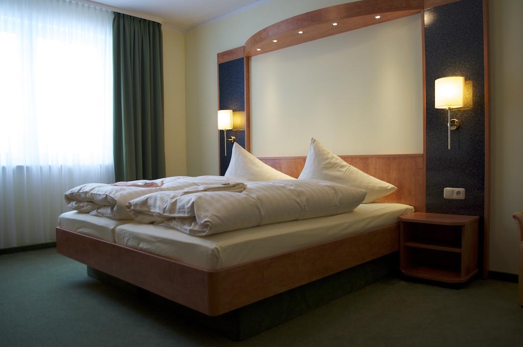 Gasthof & Pension Zum Himmel Rubenow Phòng bức ảnh
