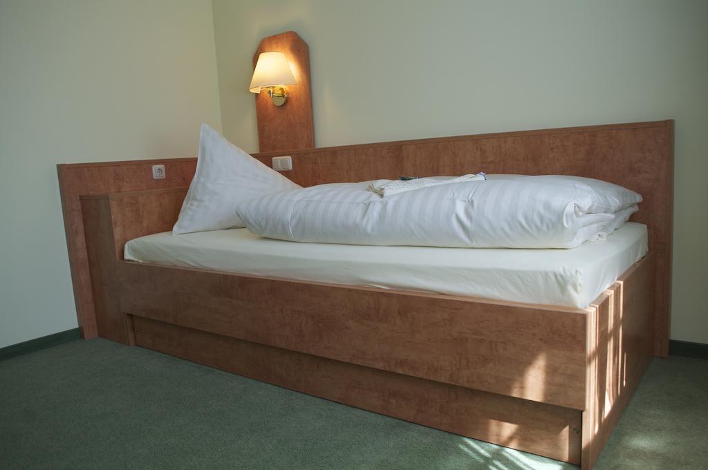 Gasthof & Pension Zum Himmel Rubenow Phòng bức ảnh
